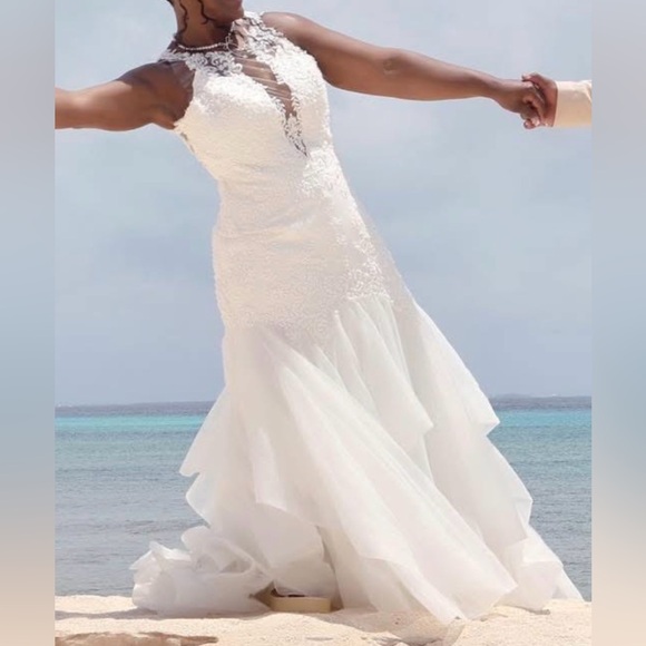 Maggie Sottero Ivory Mermaid Wedding Gown - Picture 8 of 9